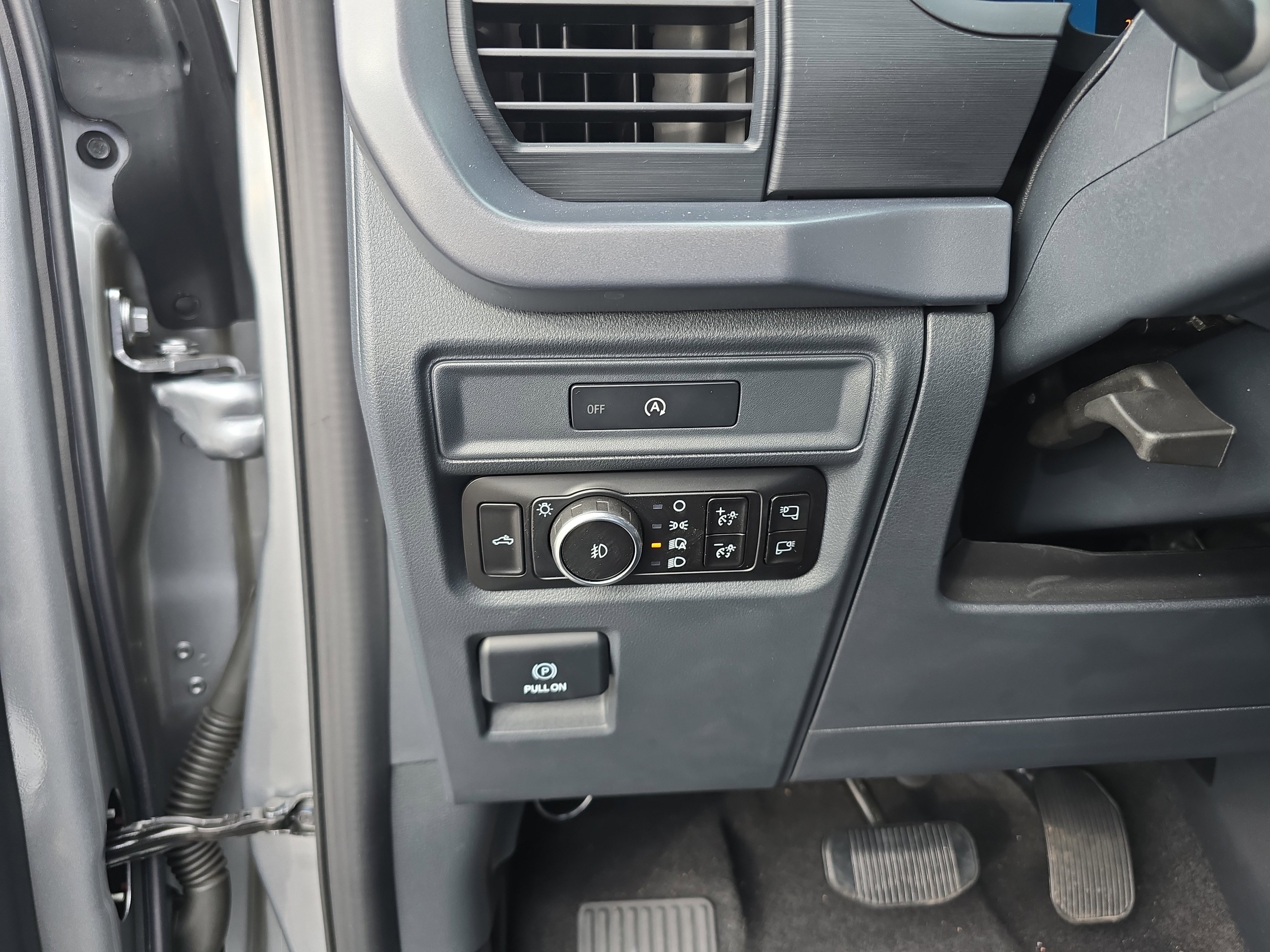 Used 2025 Ford F150 XLT w/ Equipment Group 302A MID image 35