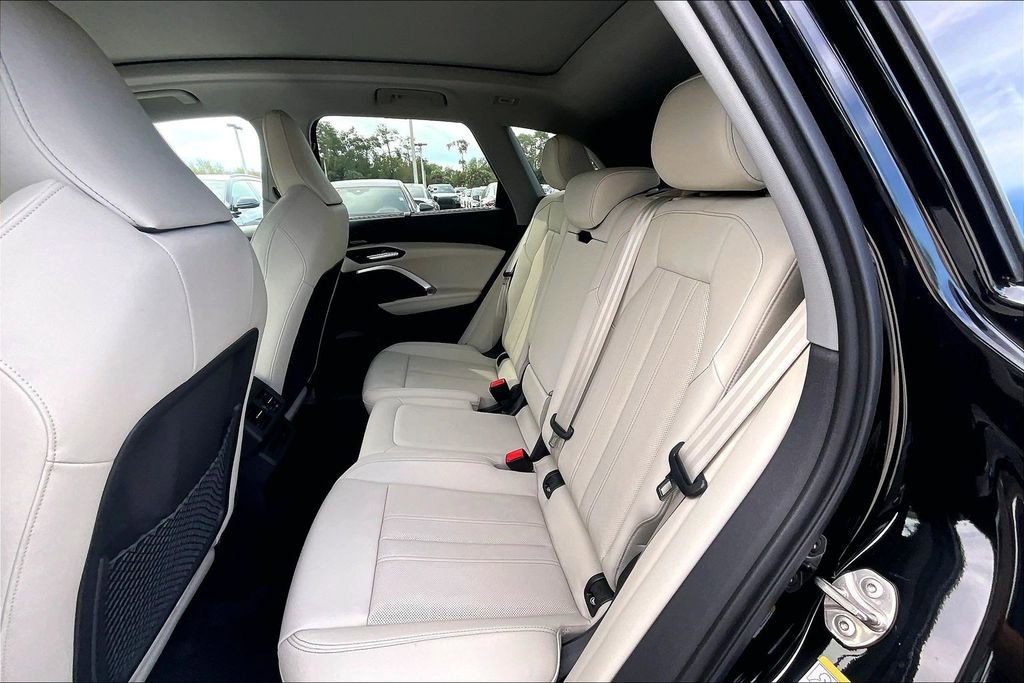 Used 2025 Audi Q5 Premium Plus image 17