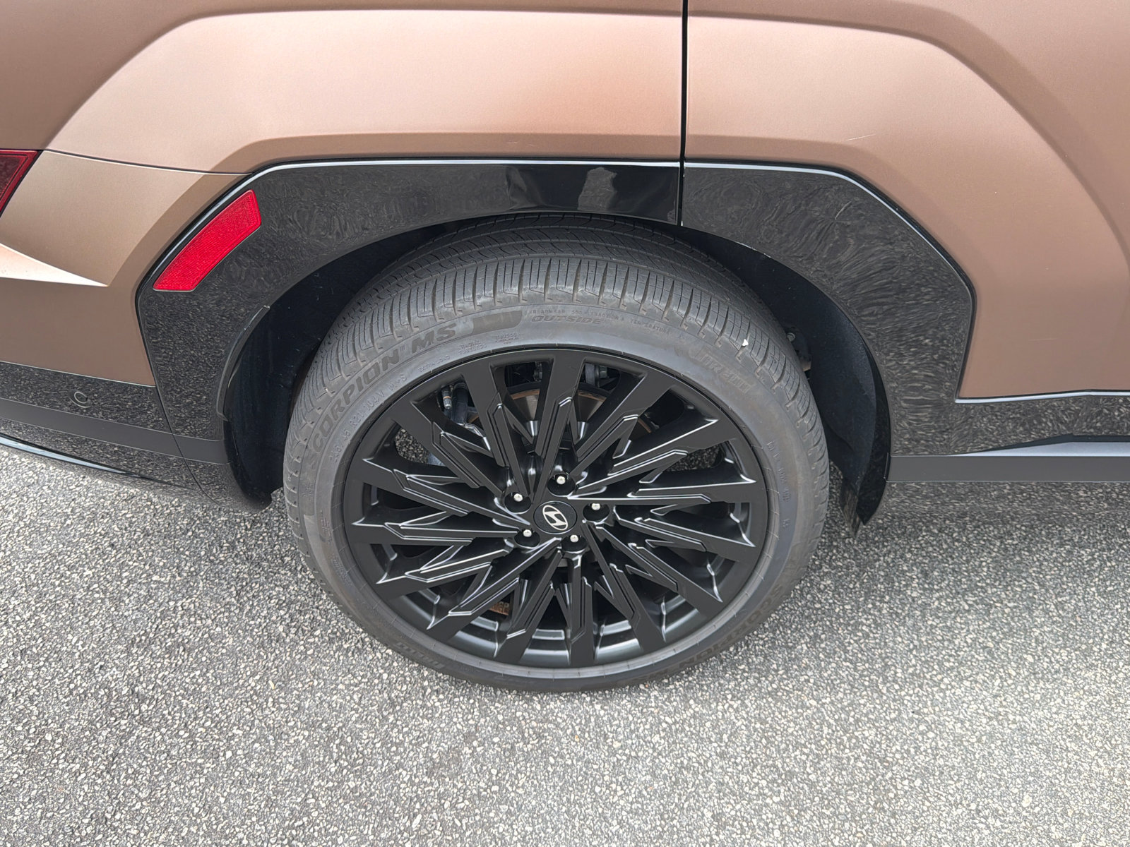 Certified 2025 Hyundai Santa Fe Calligraphy FWD image 18