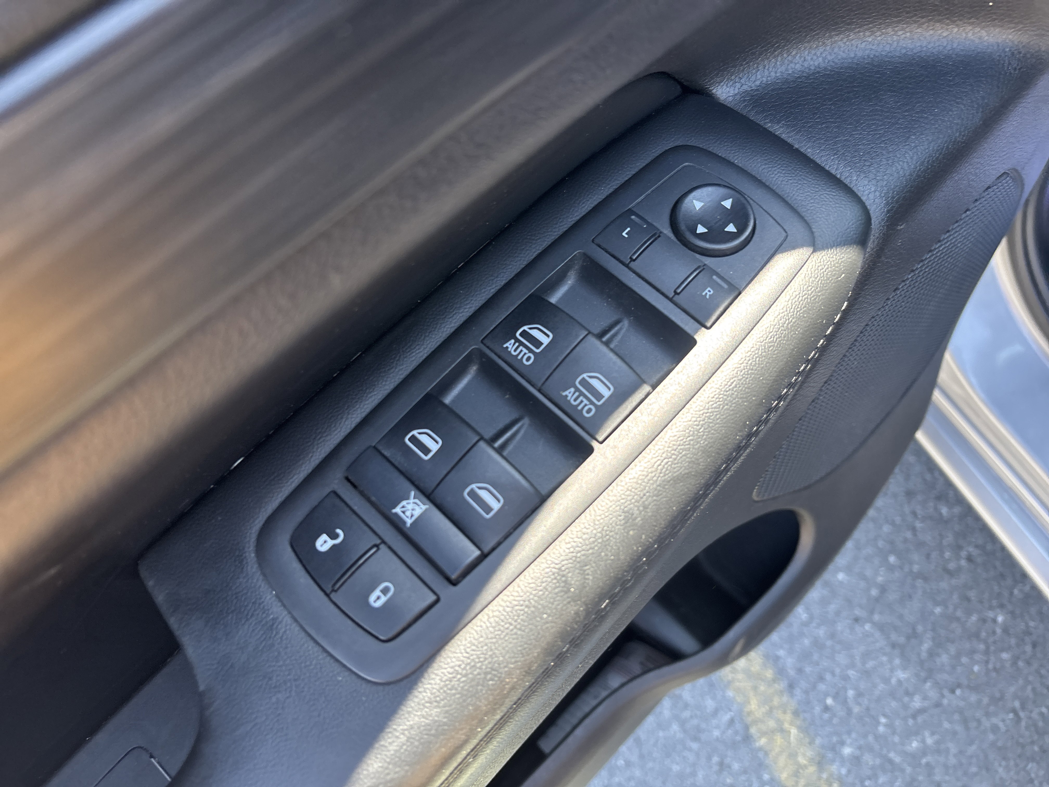 Used 2021 Jeep Grand Cherokee Laredo X AWD/4WD image 16