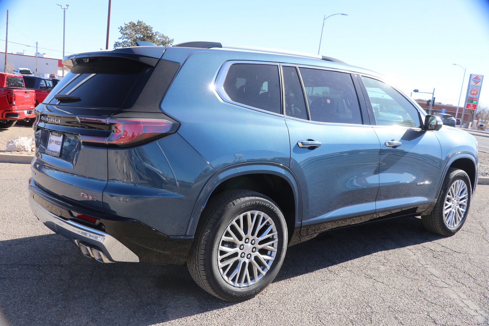New 2026 GMC Acadia Denali w/ Super Cruise Package image 7