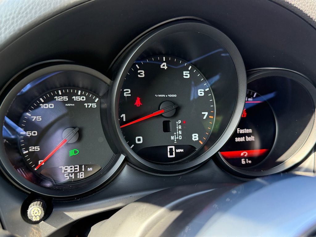 Used 2018 Porsche Macan image 18