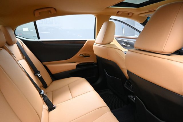 Used 2025 Lexus ES 350 w/ Premium Package FWD image 29