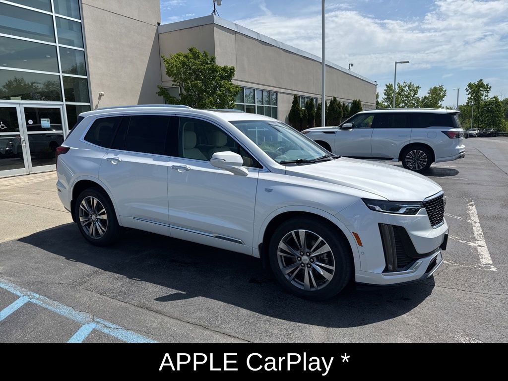 Used 2021 Cadillac XT6 Premium Luxury AWD/4WD image 4