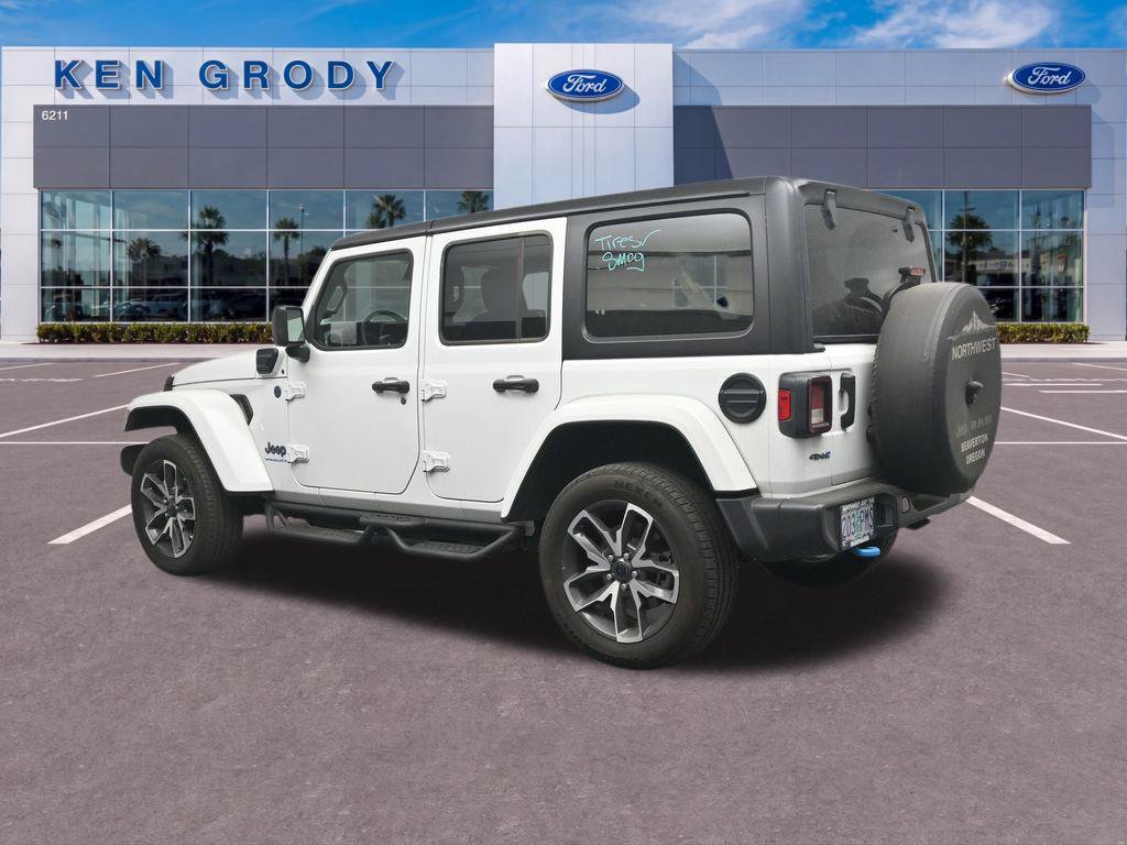 Used 2024 Jeep Wrangler Unlimited AWD/4WD image 8