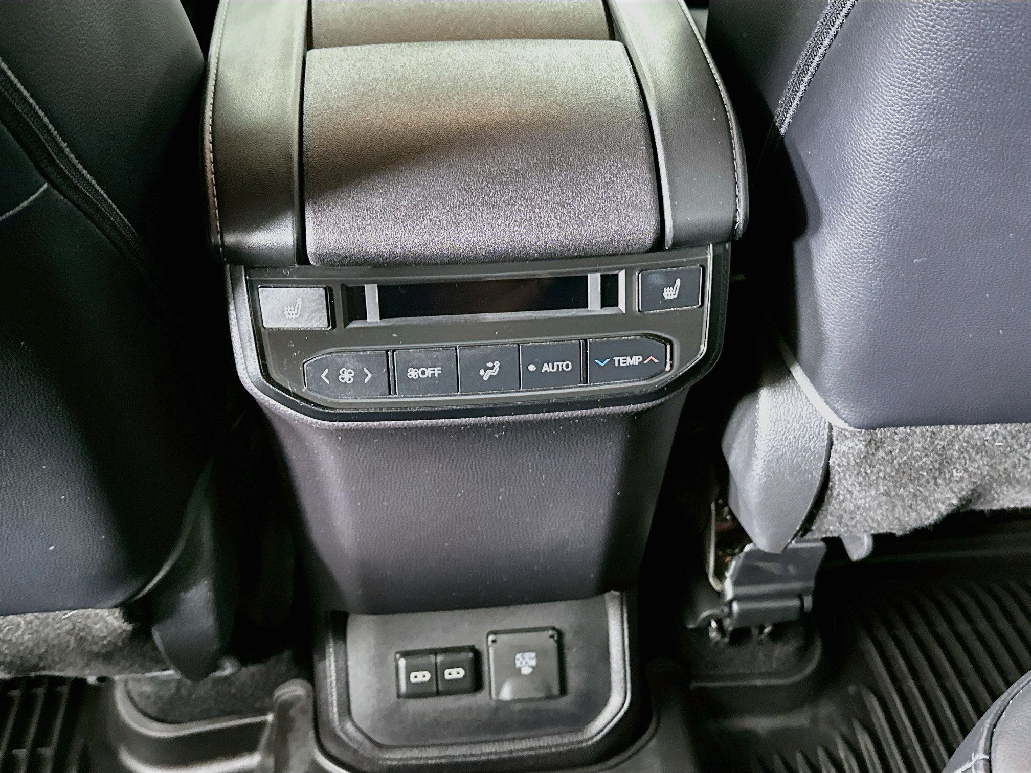 Used 2022 Toyota Highlander Platinum AWD/4WD image 29