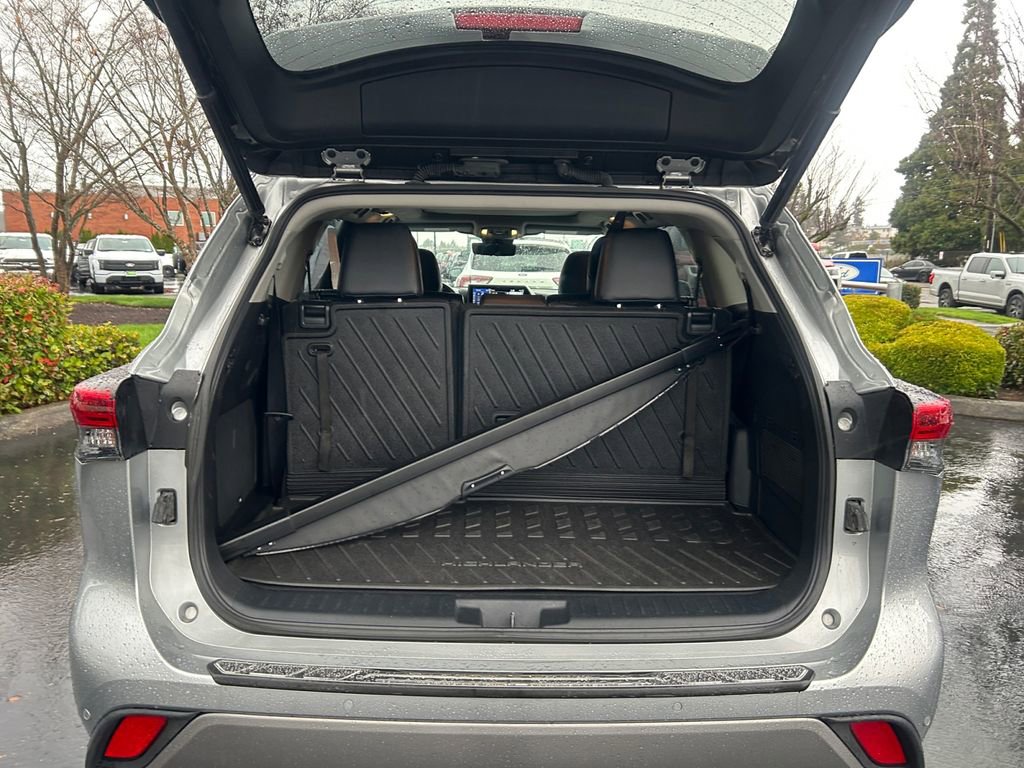 Used 2022 Toyota Highlander Platinum image 24