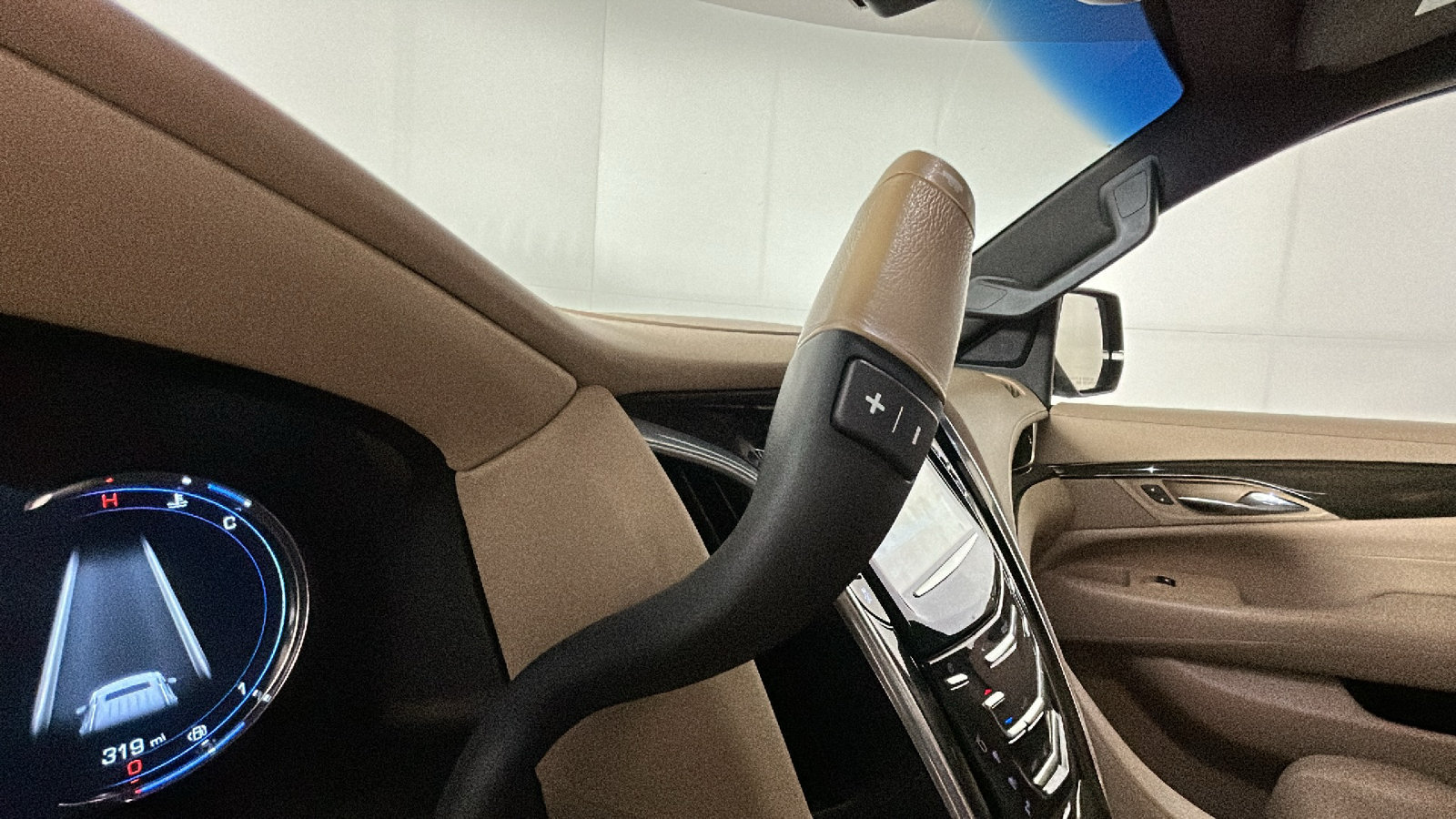 Used 2019 Cadillac Escalade Platinum RWD image 25