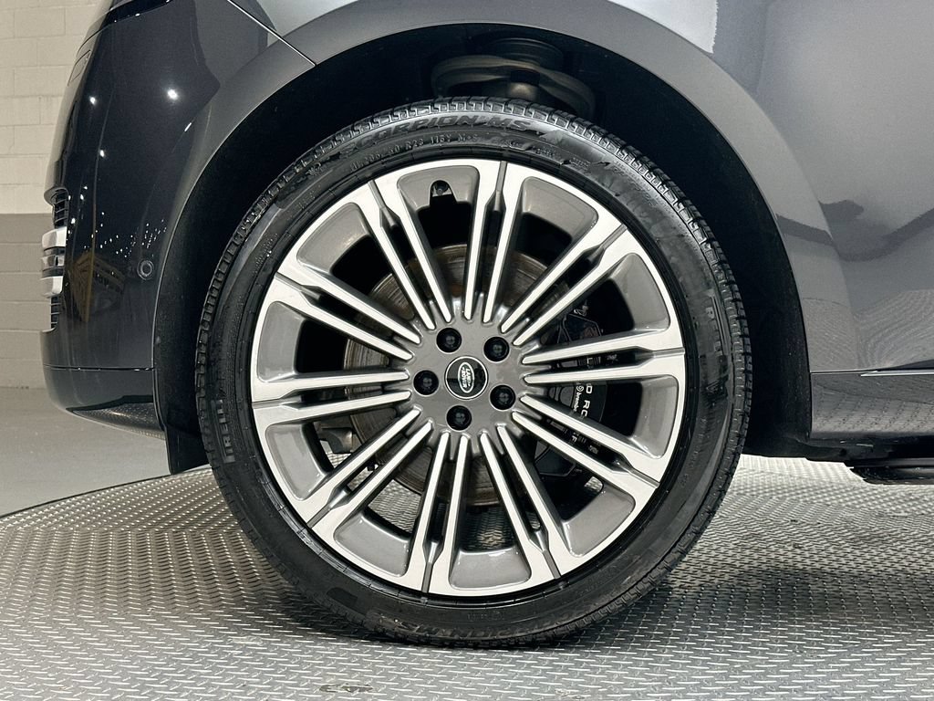 Certified 2025 Land Rover Range Rover Autobiography AWD/4WD image 17