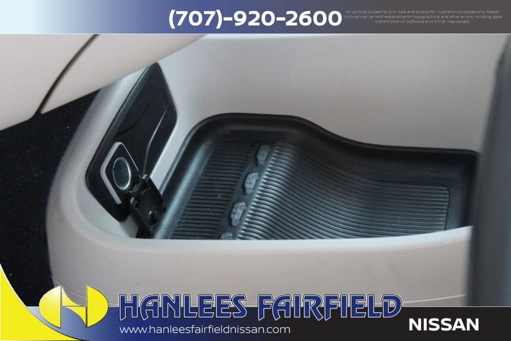 Used 2023 Chrysler Pacifica Touring-L FWD image 14