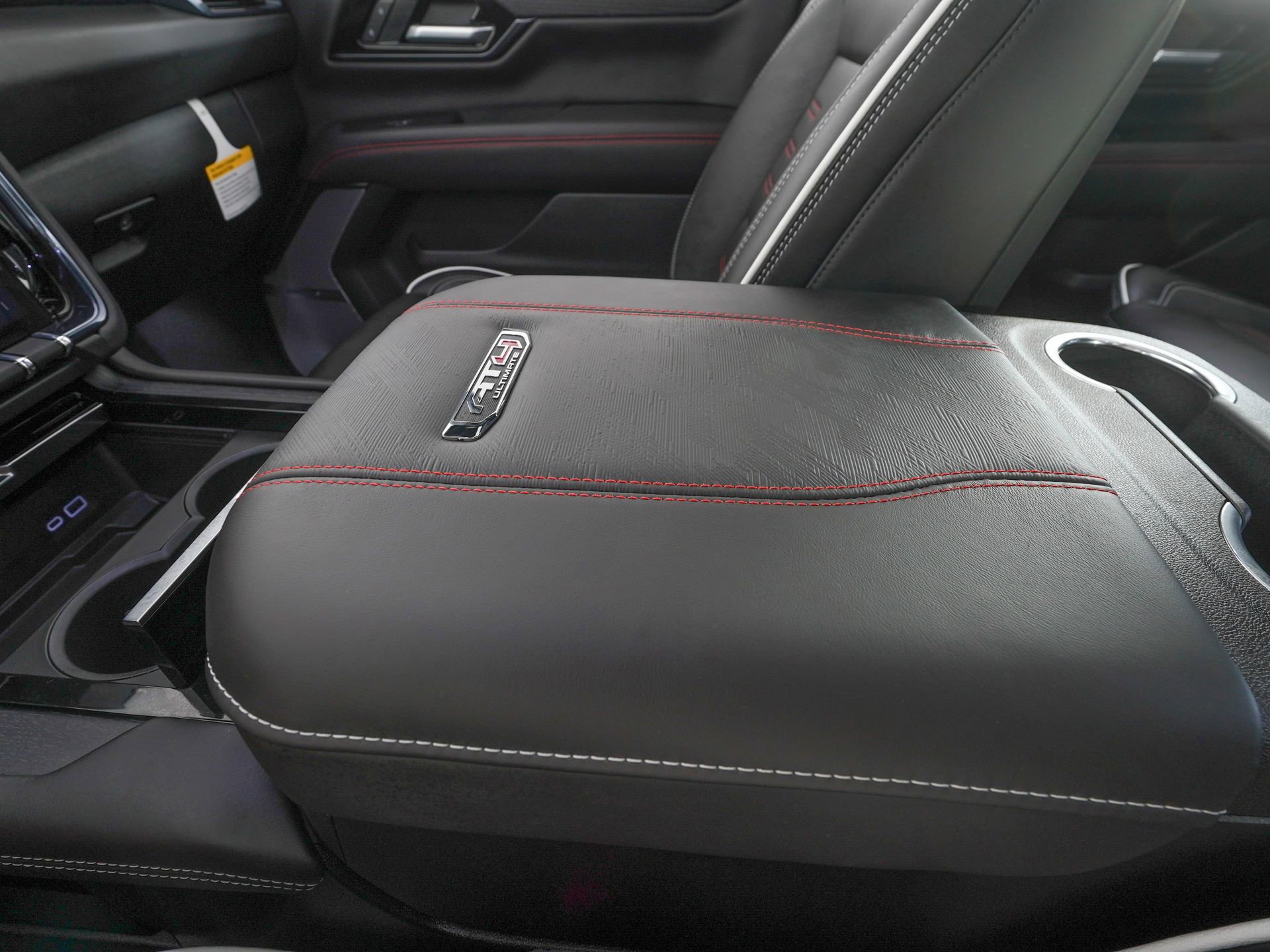 Used 2026 GMC Yukon AT4 Ultimate AWD/4WD image 31