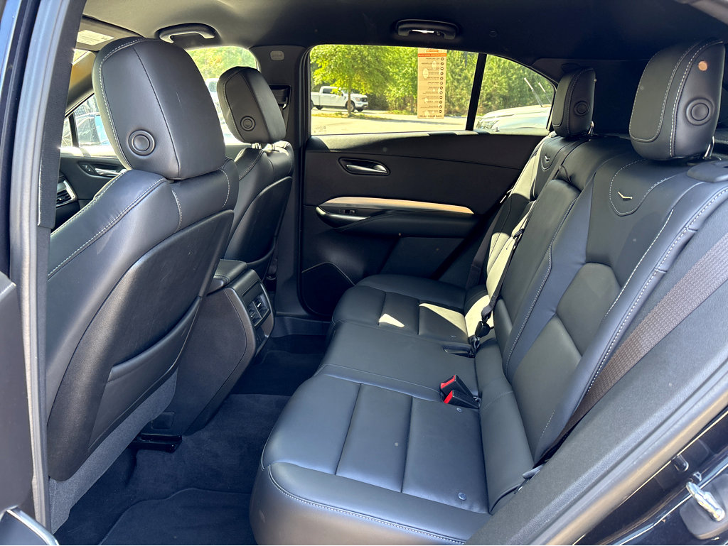 Used 2023 Cadillac XT4 Premium Luxury image 16