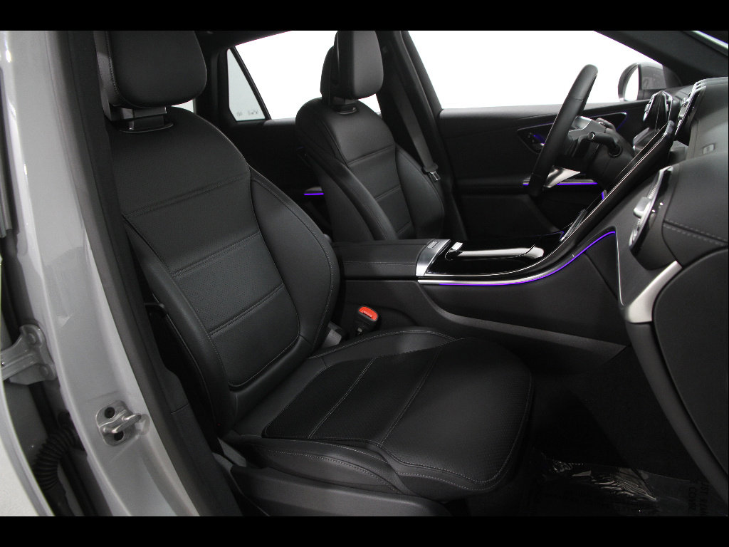 Used 2025 Mercedes-Benz GLC 350e 4MATIC image 18