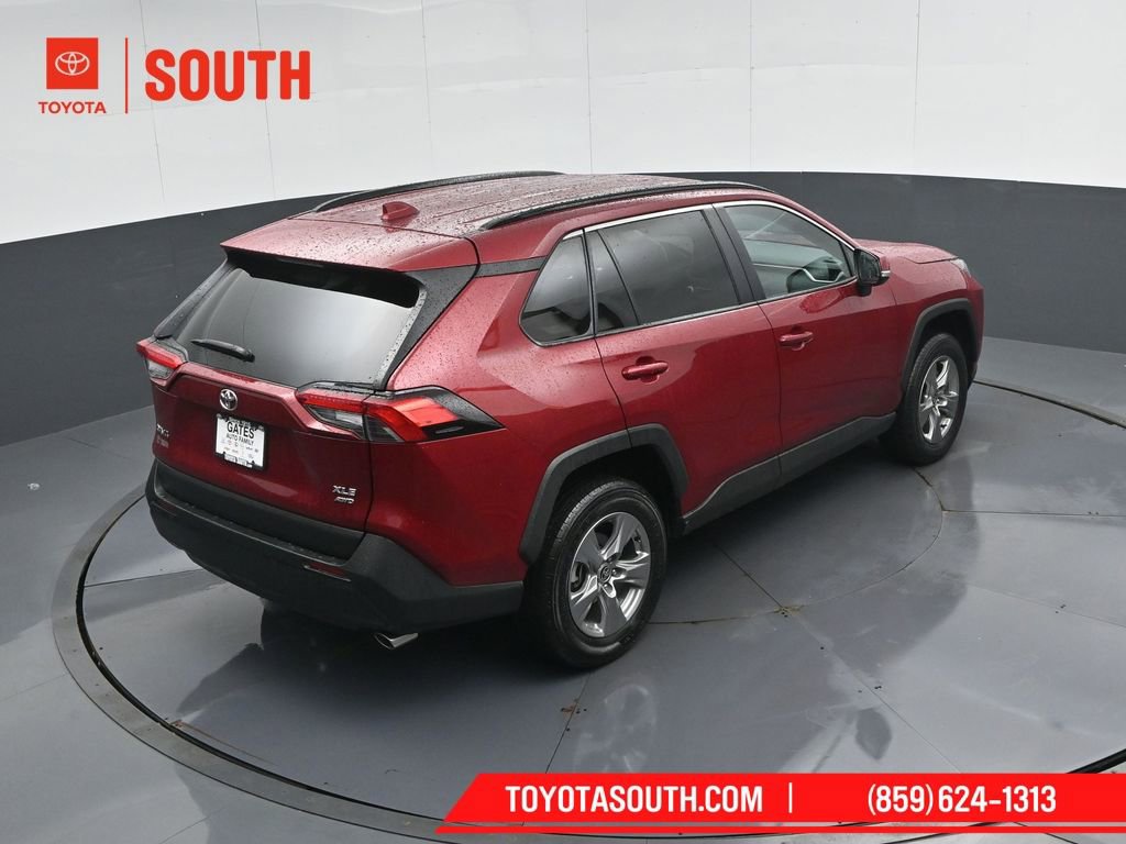 Used 2025 Toyota RAV4 XLE image 43