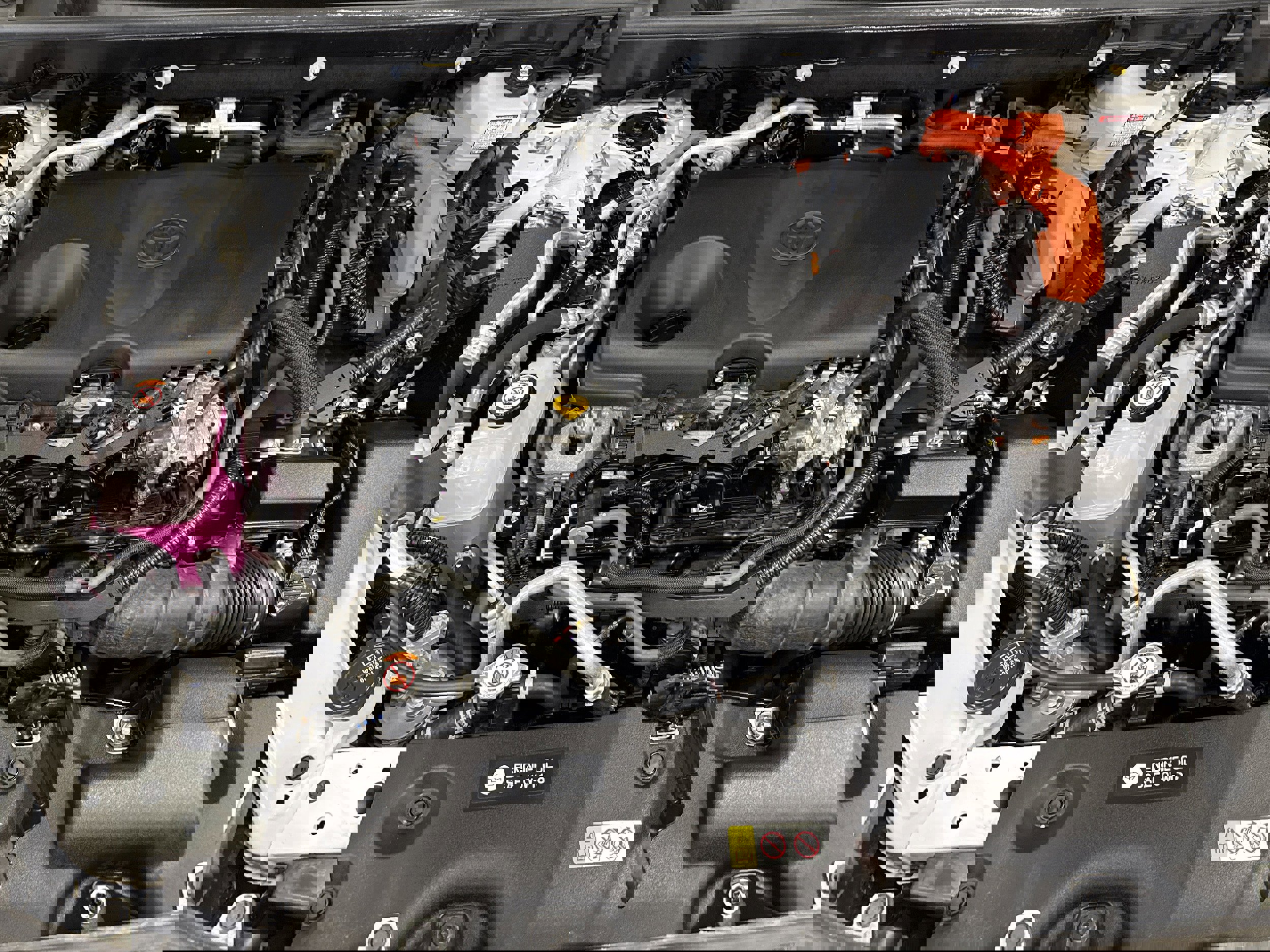 Used 2023 Toyota RAV4 SE w/ Weather & Moonroof Package image 13