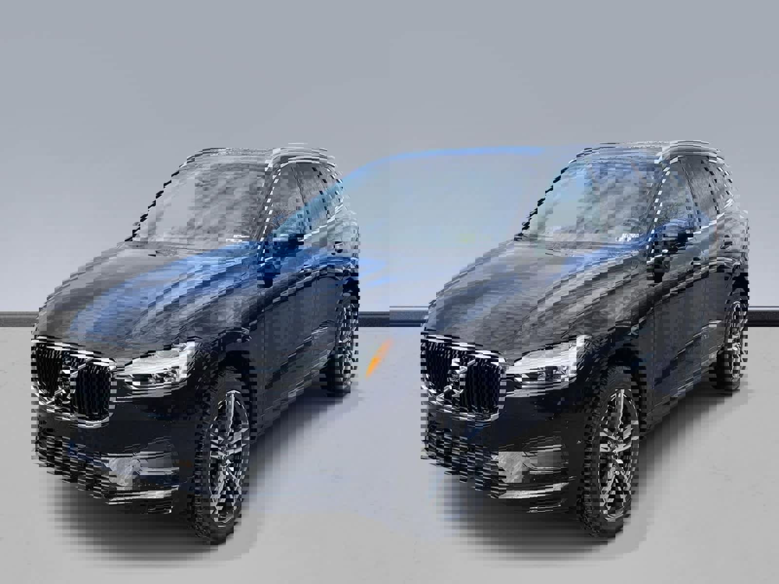 Used 2019 Volvo XC60 T5 Momentum w/ Multimedia Package image 1