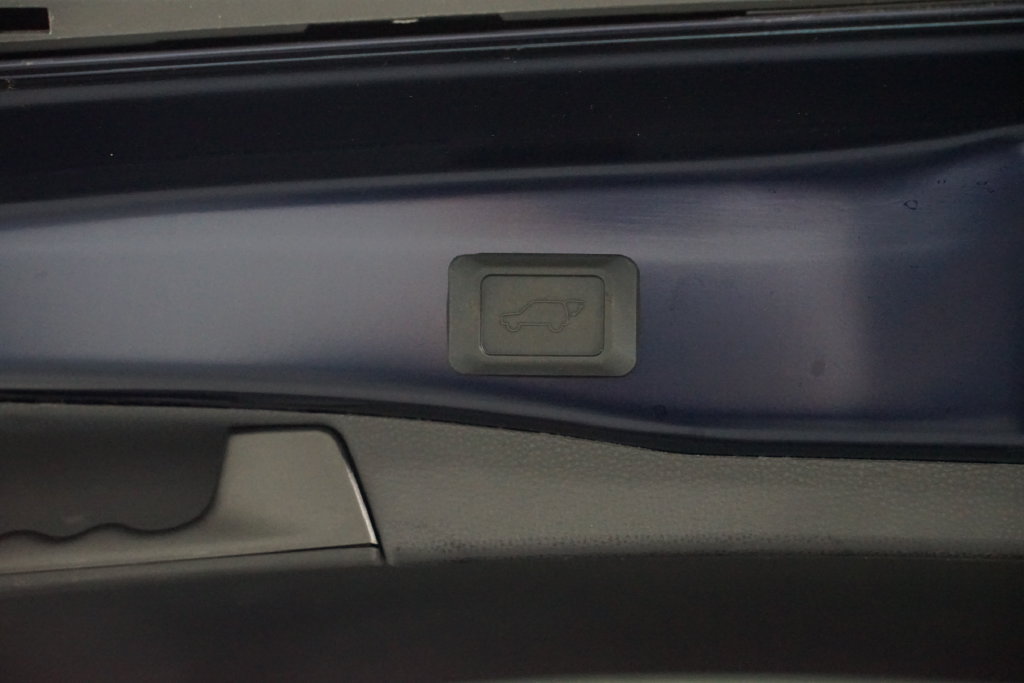 Used 2022 Toyota RAV4 XLE Premium FWD image 34