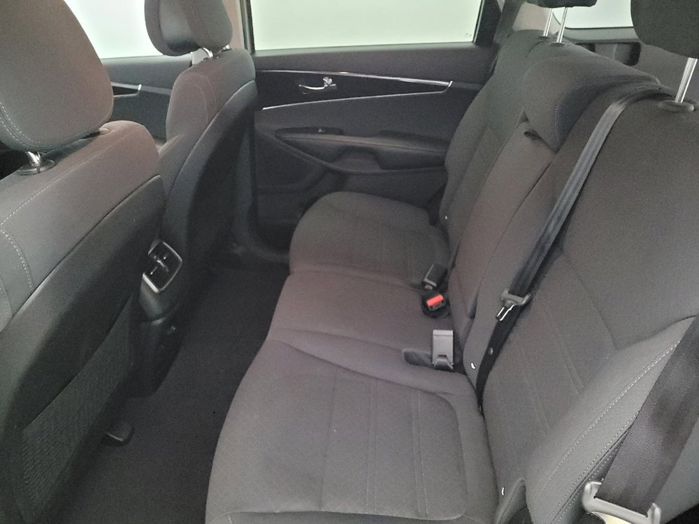 Used 2016 Kia Sorento LX image 18