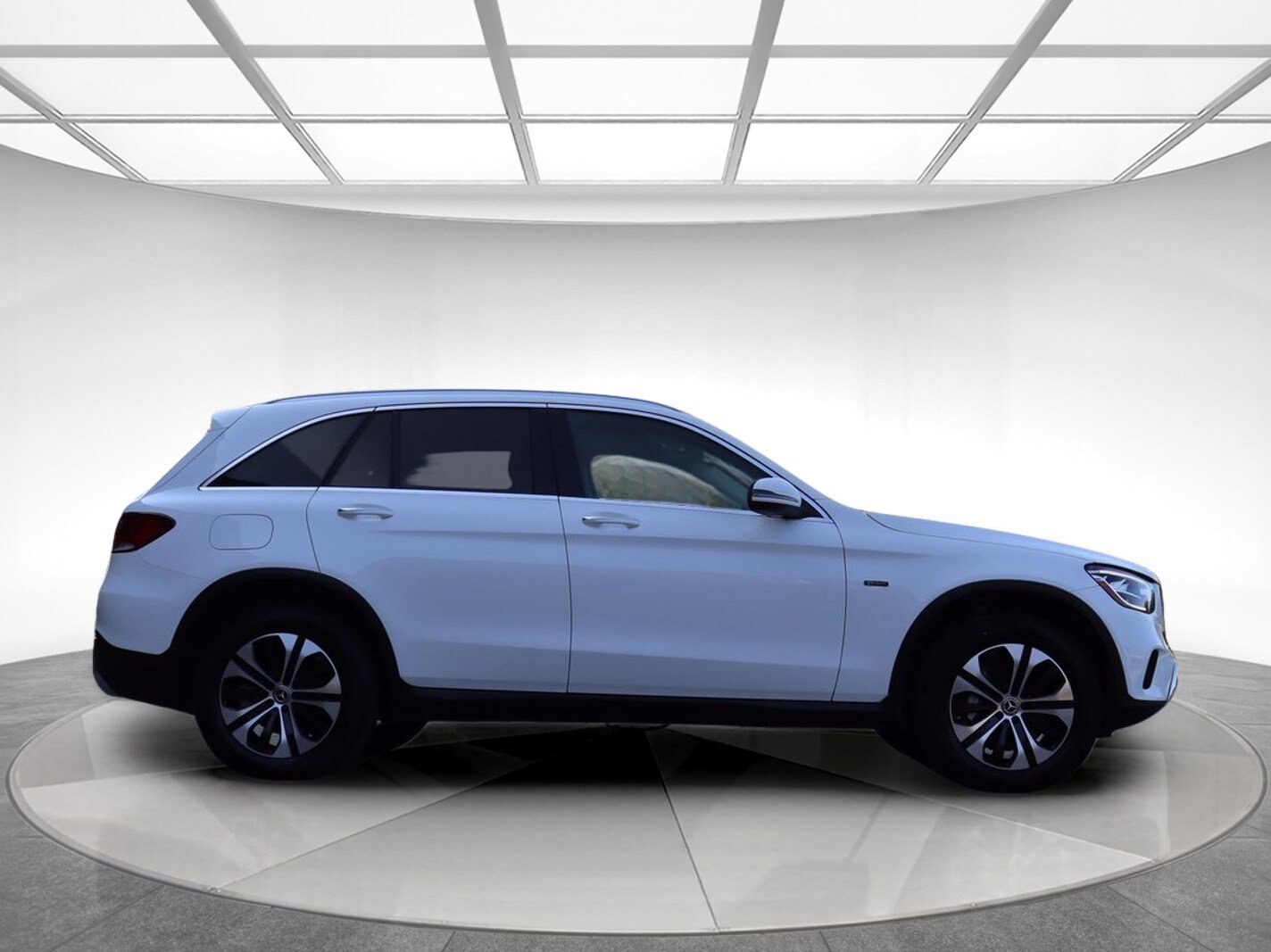 Used 2020 Mercedes-Benz GLC 350e 4MATIC w/ Premium Package image 5
