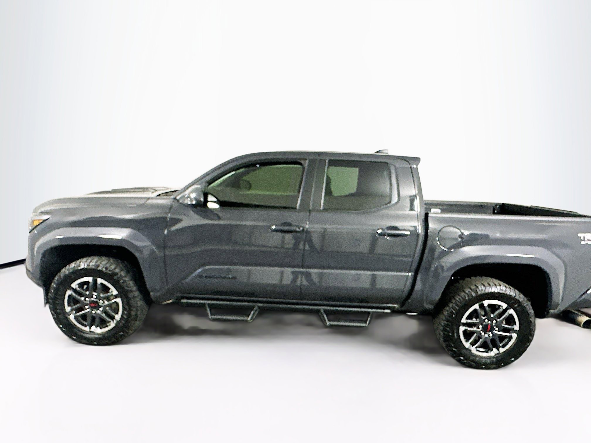 Used 2024 Toyota Tacoma TRD Sport AWD/4WD image 4