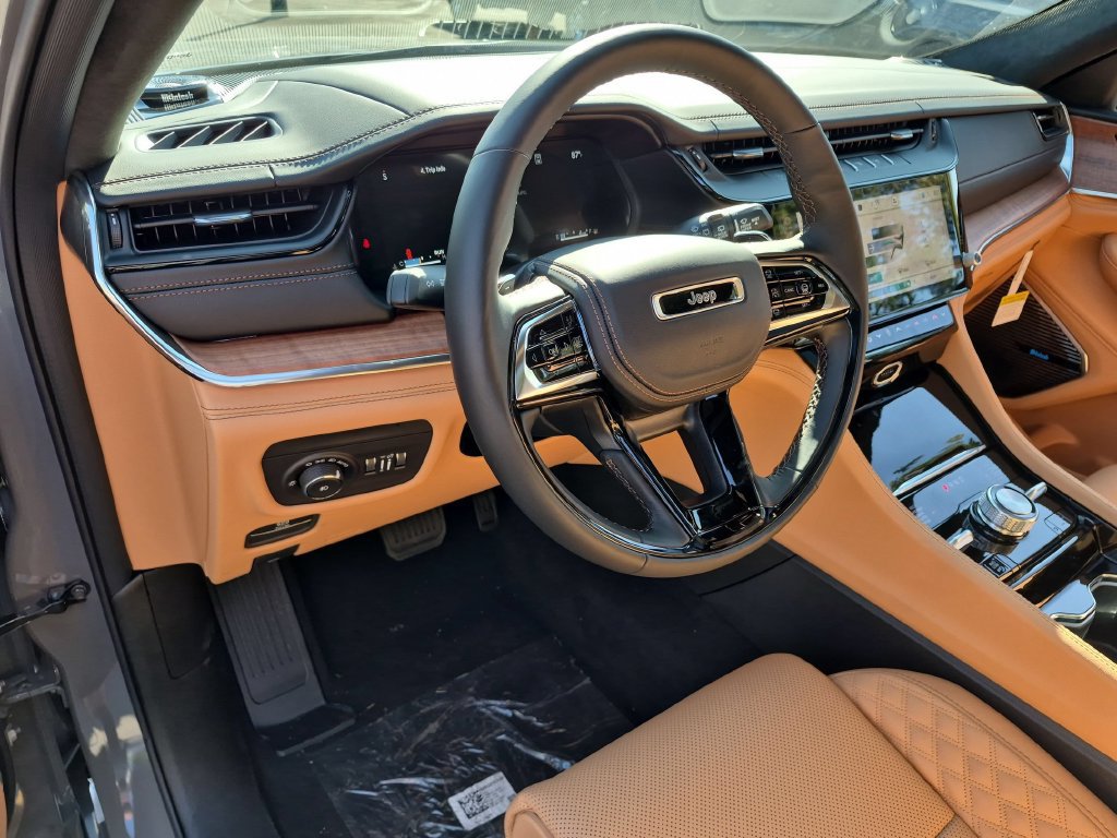 New 2027 Jeep Grand Cherokee Summit AWD/4WD image 13