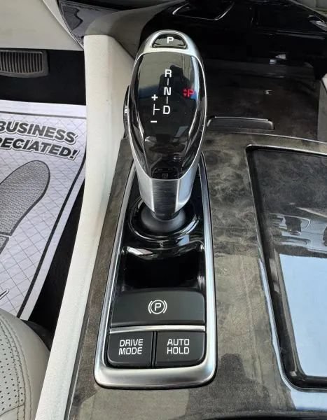 Used 2015 Kia K900 Luxury RWD image 37