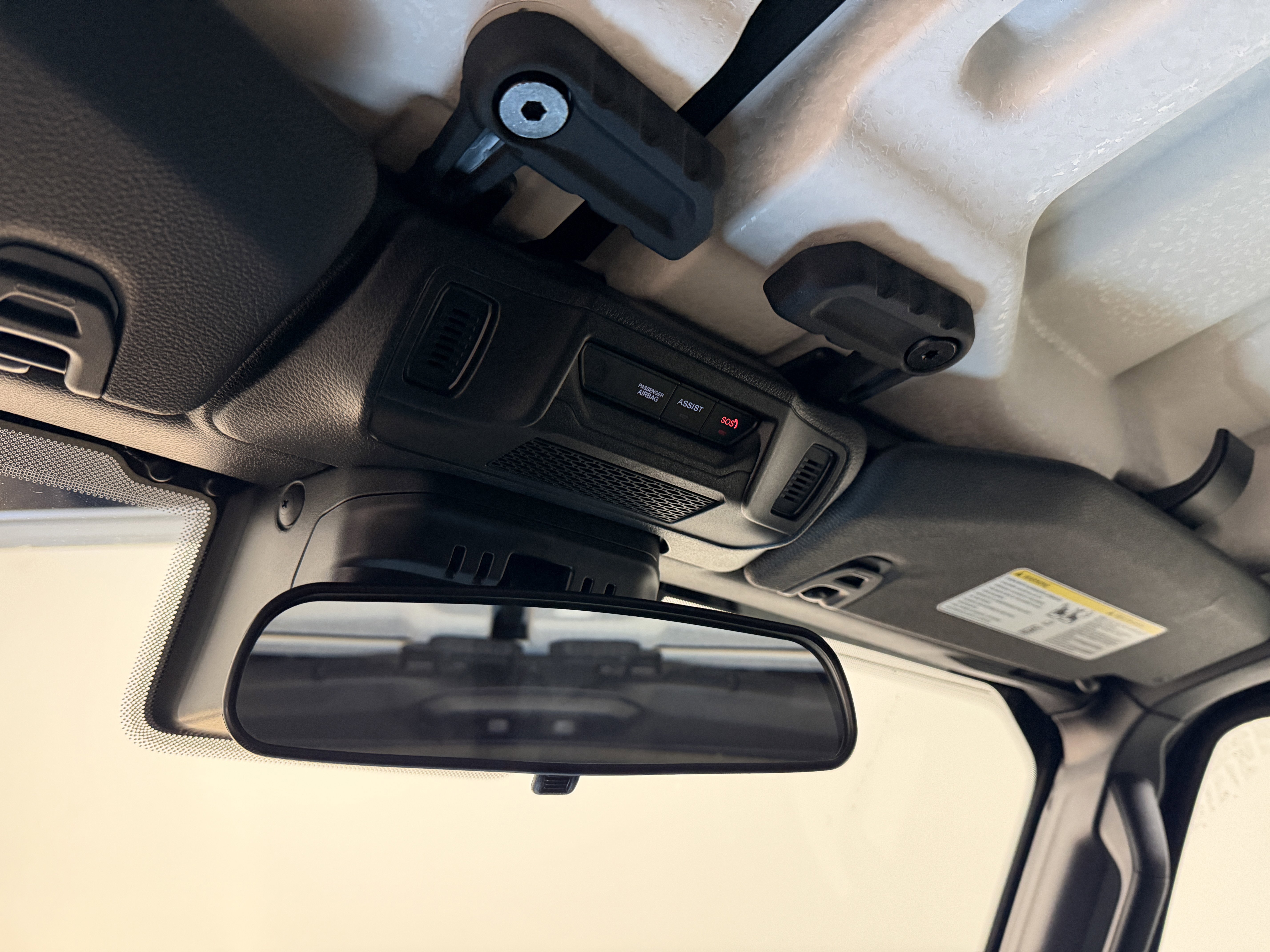 Used 2024 Jeep Wrangler Sport S image 8