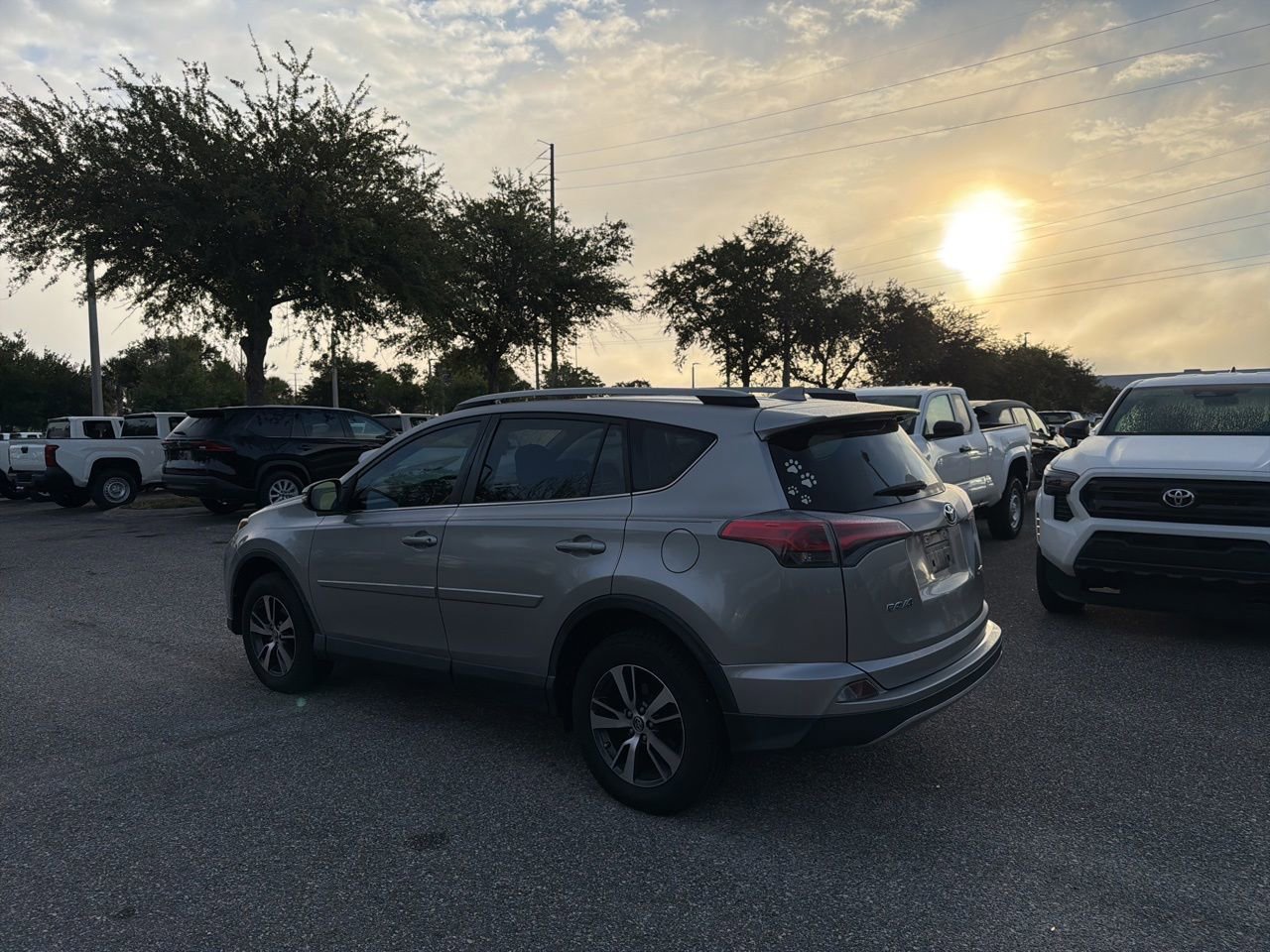 Used 2018 Toyota RAV4 XLE FWD image 3