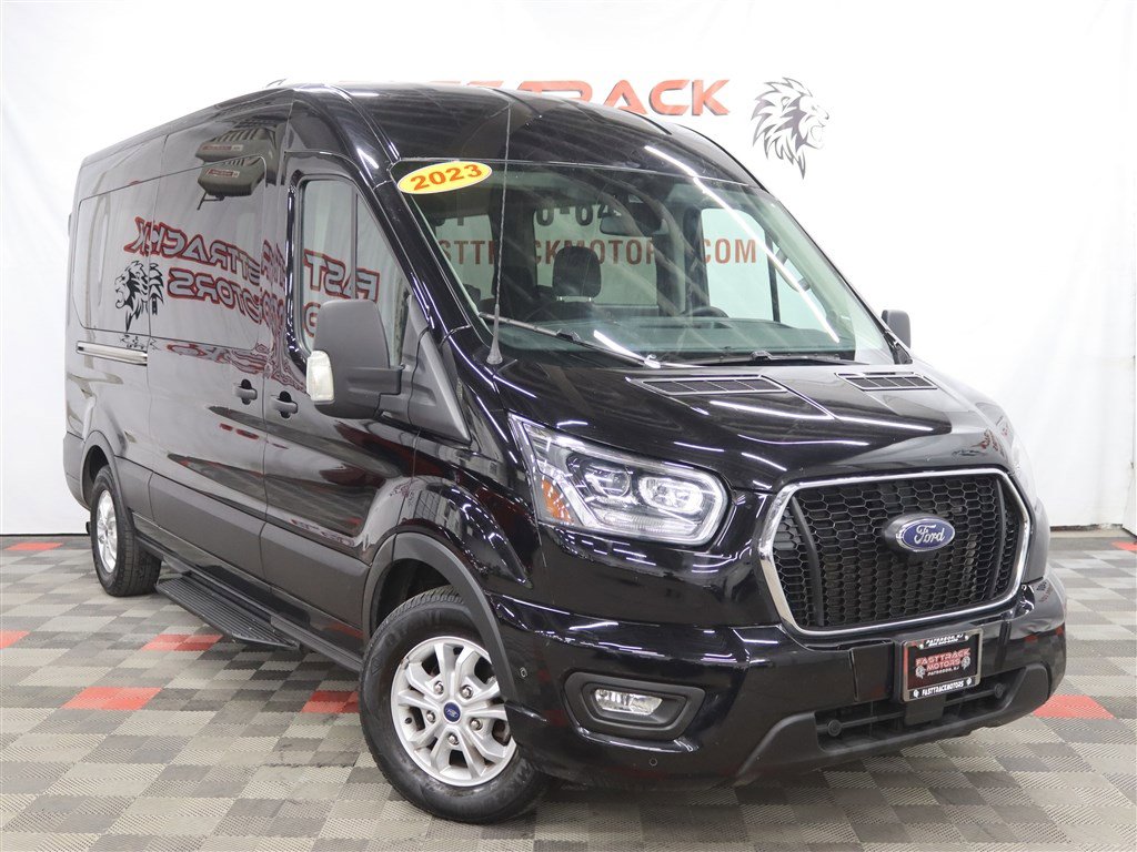 Used 2023 Ford Transit 350 XLT image 3