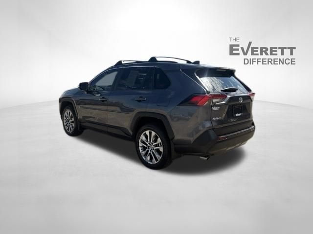 Used 2023 Toyota RAV4 XLE Premium FWD image 5