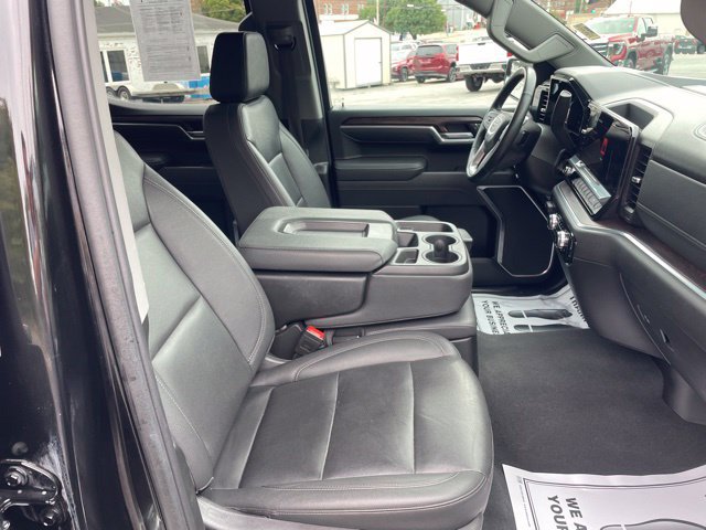 Used 2025 GMC Sierra 1500 SLT AWD/4WD image 32
