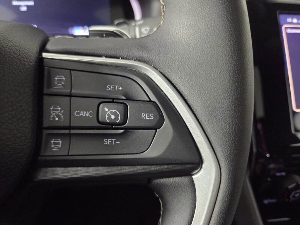 Certified 2024 Jeep Grand Cherokee Altitude image 19