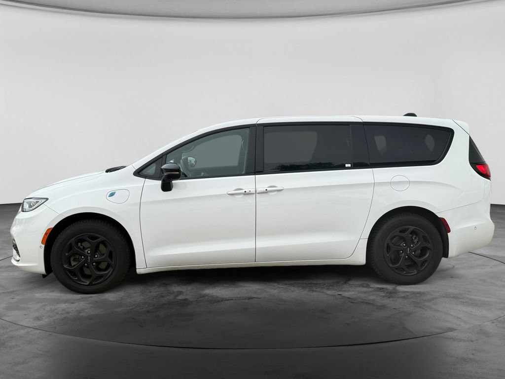 Used 2024 Chrysler Pacifica Limited FWD image 6