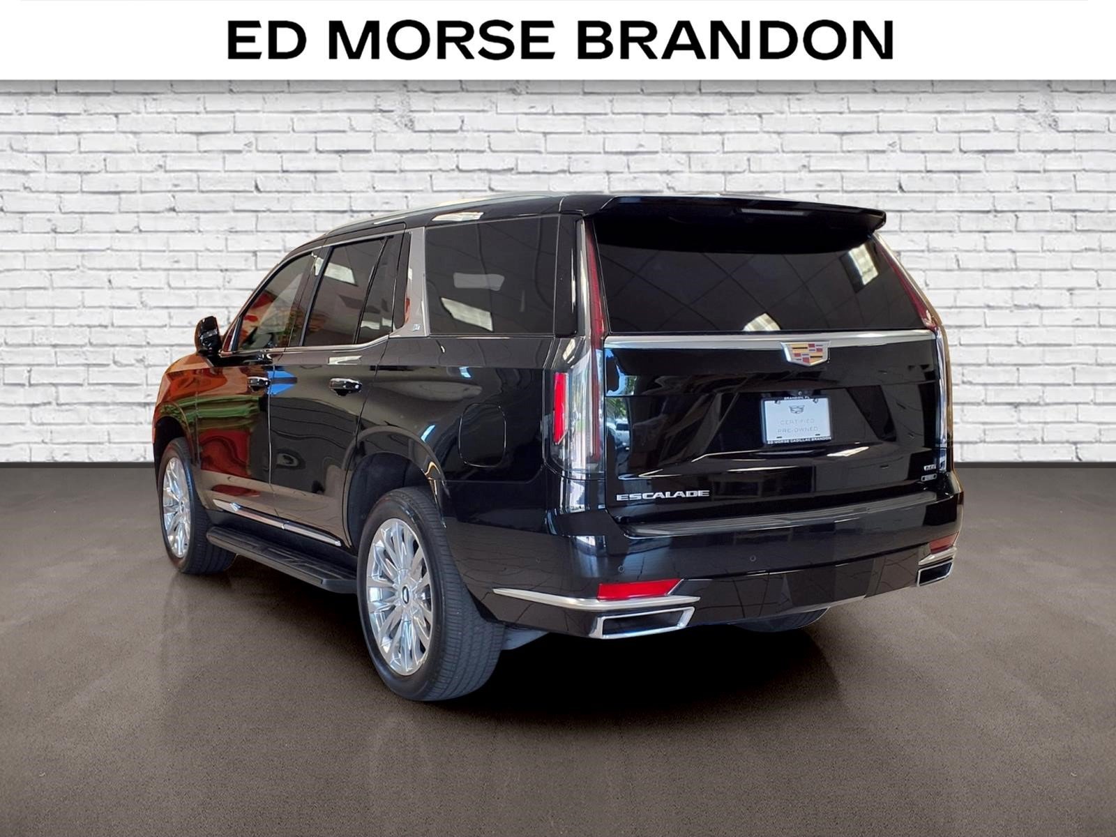 Certified 2023 Cadillac Escalade Premium Luxury RWD image 3