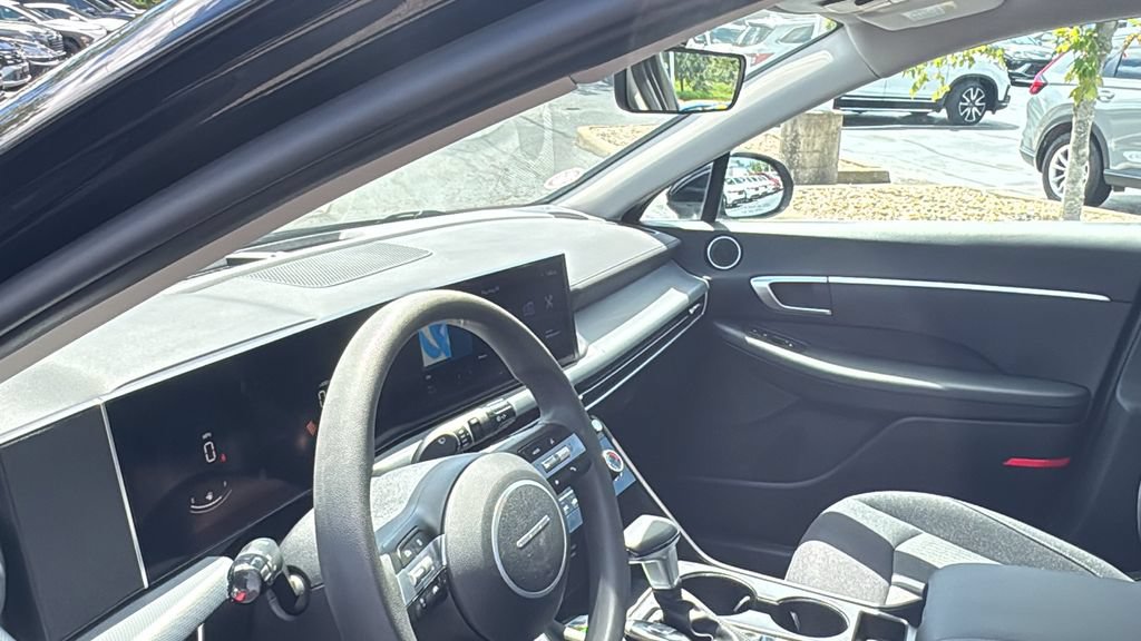 Used 2025 Hyundai Sonata SE FWD image 22