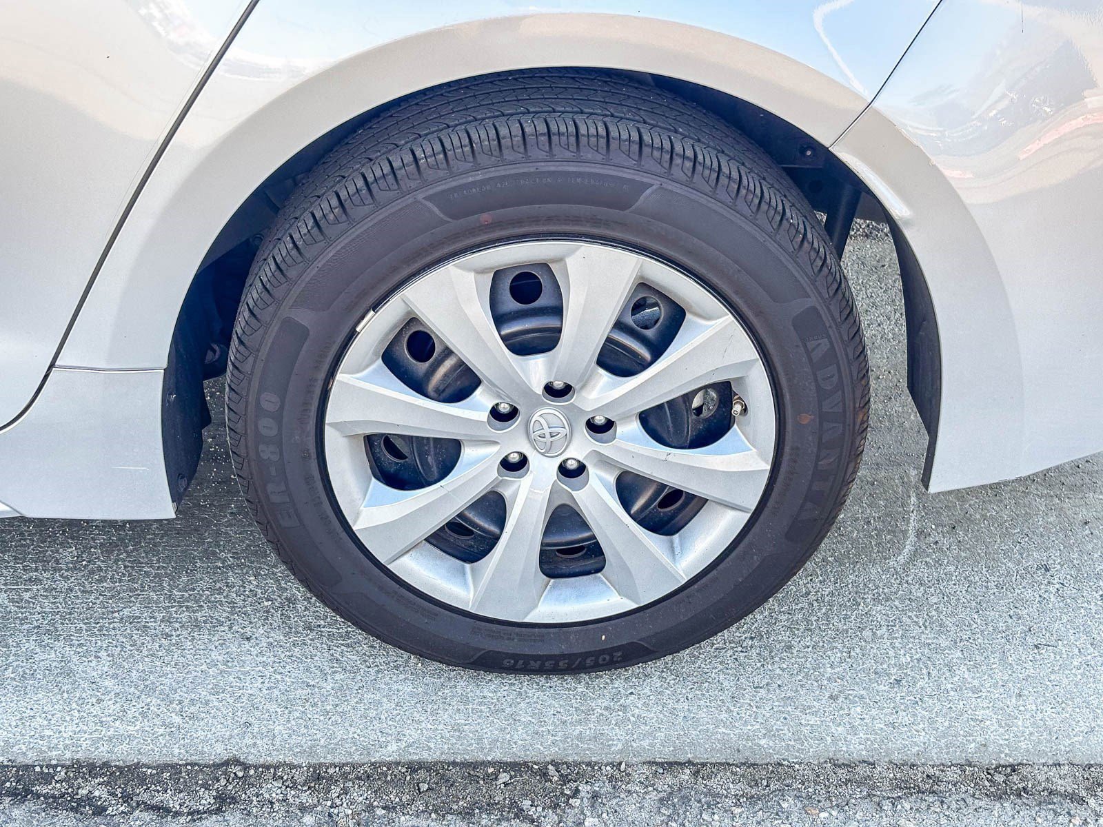 Used 2023 Toyota Corolla LE image 12