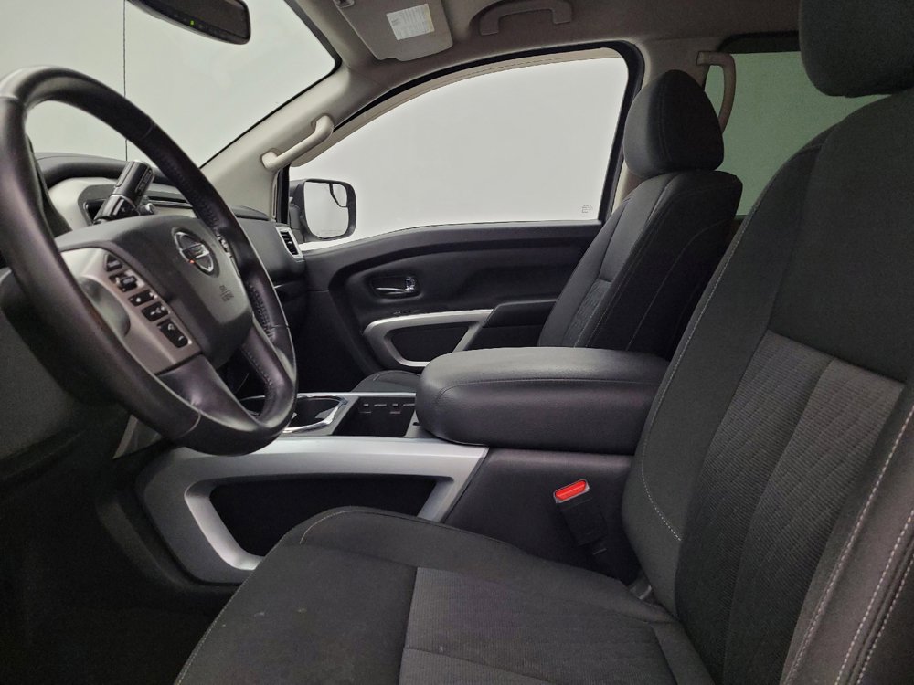 Used 2018 Nissan Titan SV w/ SV Convenience Package RWD image 17