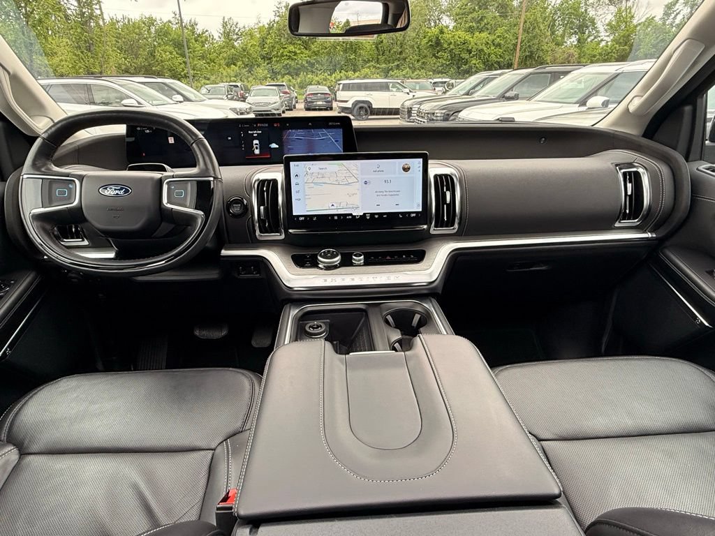 Used 2025 Ford Expedition Platinum AWD/4WD image 29