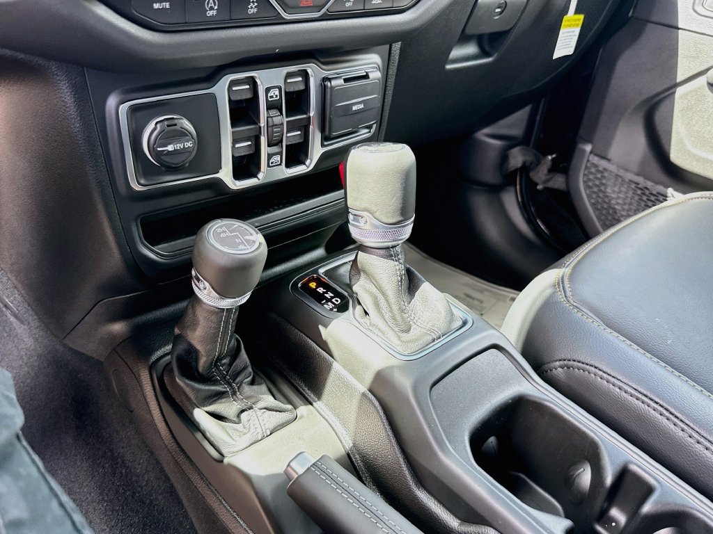 New 2027 Jeep Wrangler Unlimited Sahara AWD/4WD image 17