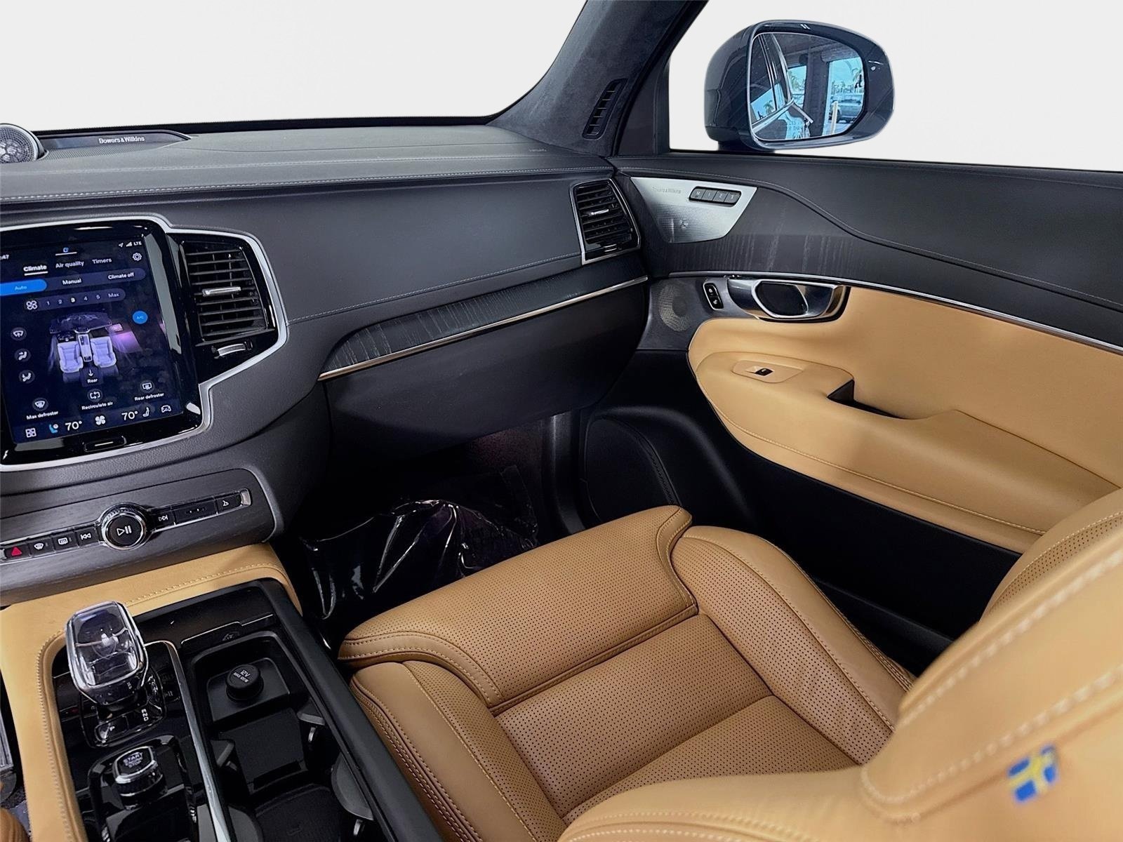 Used 2023 Volvo XC90 T8 Ultimate w/ Lounge Package AWD/4WD image 26