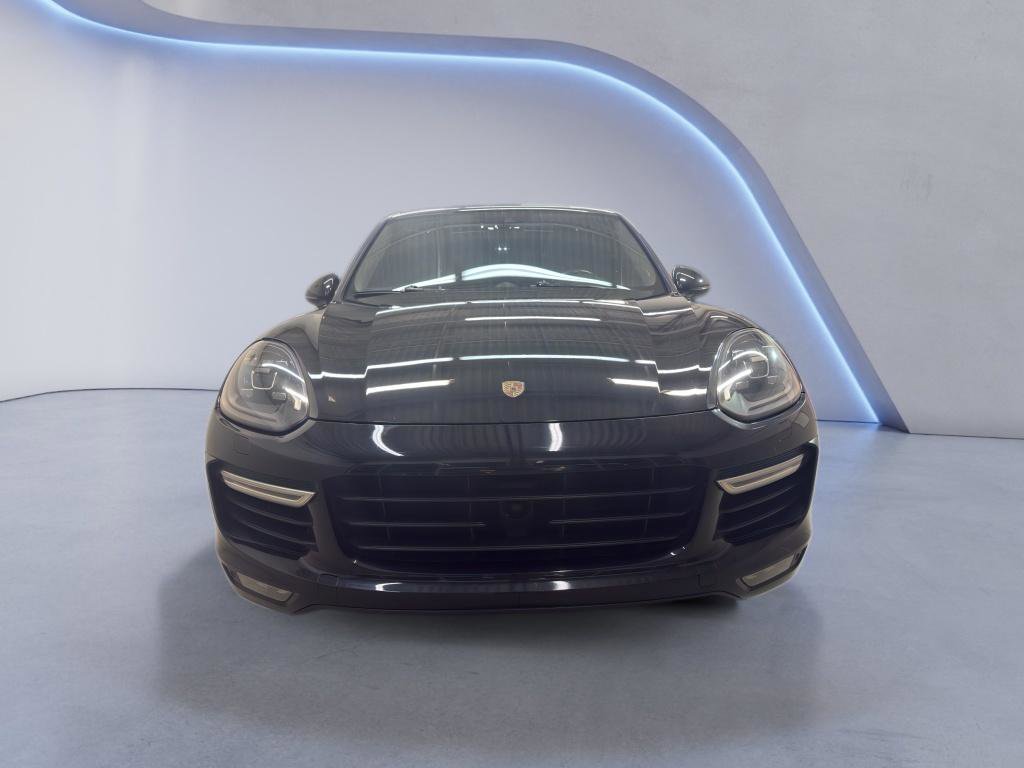 Used 2015 Porsche Cayenne Turbo AWD/4WD image 2
