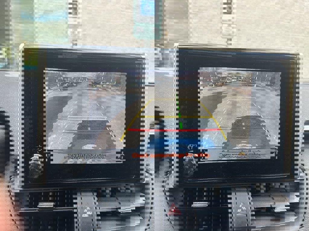 Used 2023 Toyota RAV4 XLE w/ Convenience Package image 5