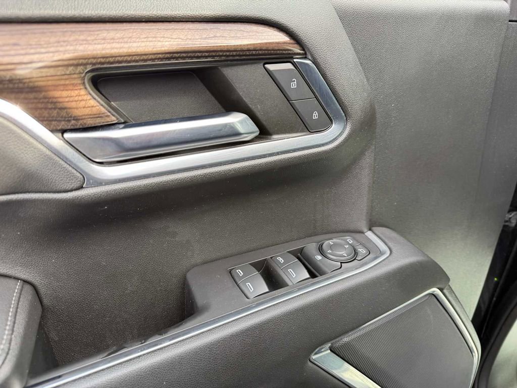 Used 2023 Chevrolet Silverado 1500 LT image 14