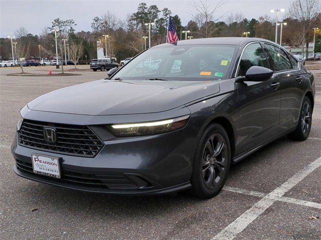 Used 2023 Honda Accord EX image 8