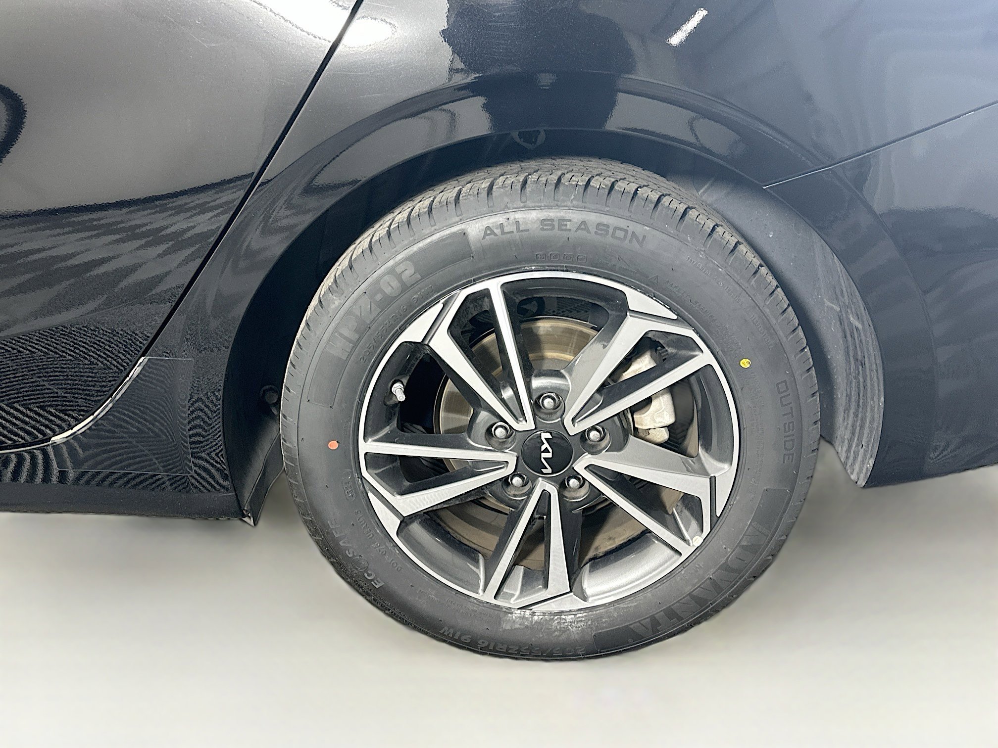 Used 2024 Kia Forte LXS image 11