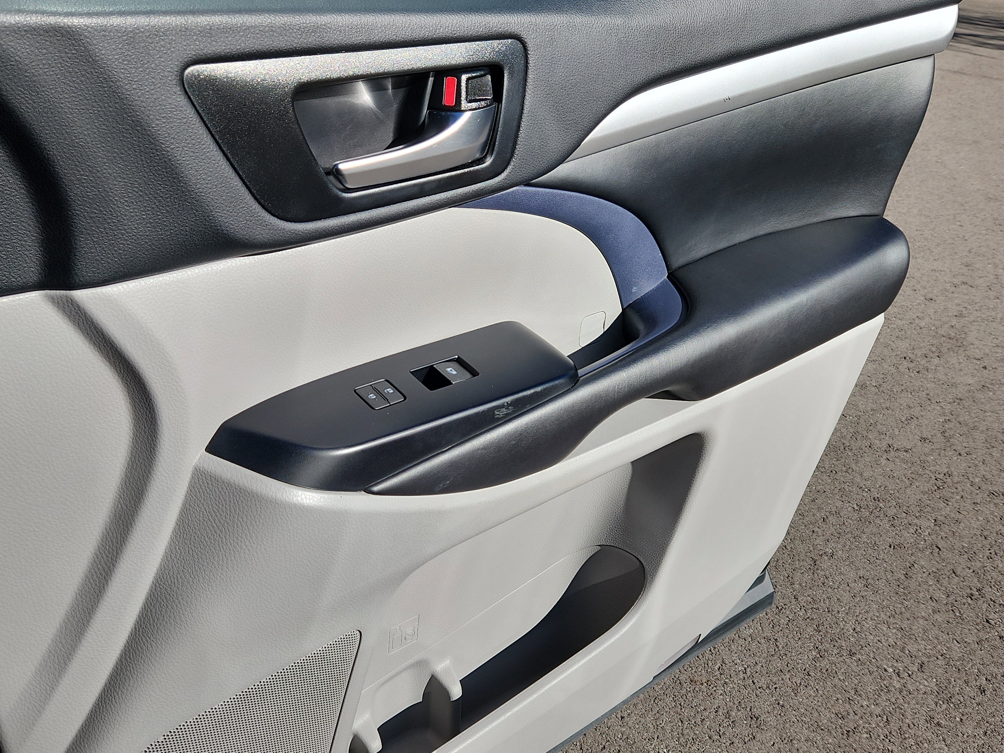 Certified 2019 Toyota Highlander XLE image 16