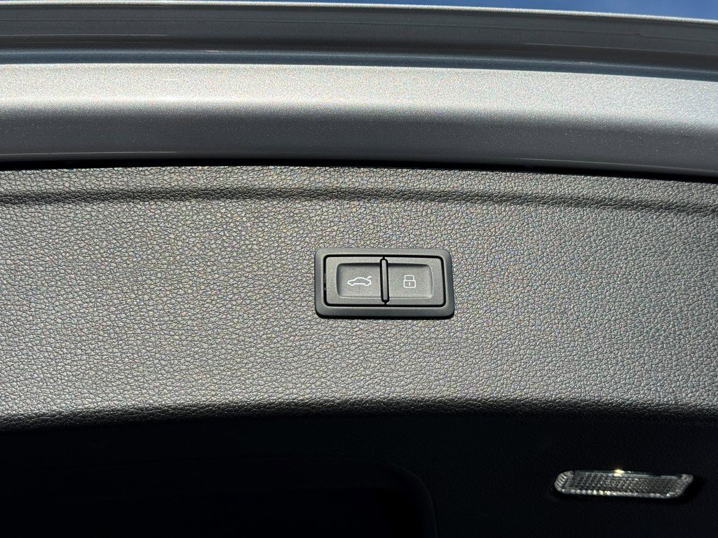 Certified 2024 Audi Q5 e Premium w/ Convenience Package image 20