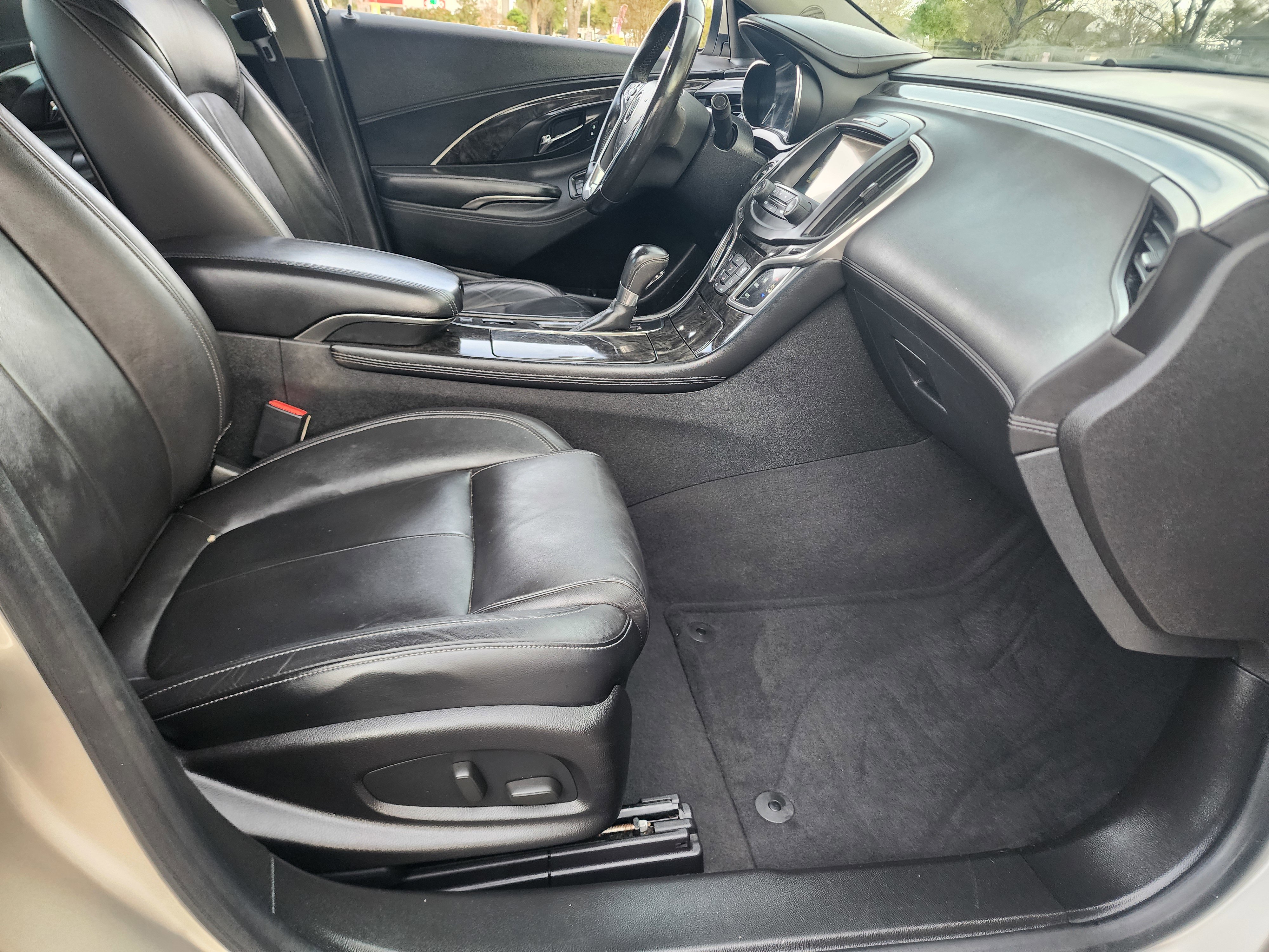 Used 2015 Buick LaCrosse Leather image 13
