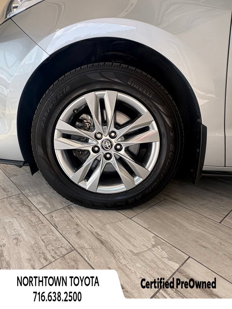 Used 2022 Toyota Sienna Limited AWD/4WD image 11