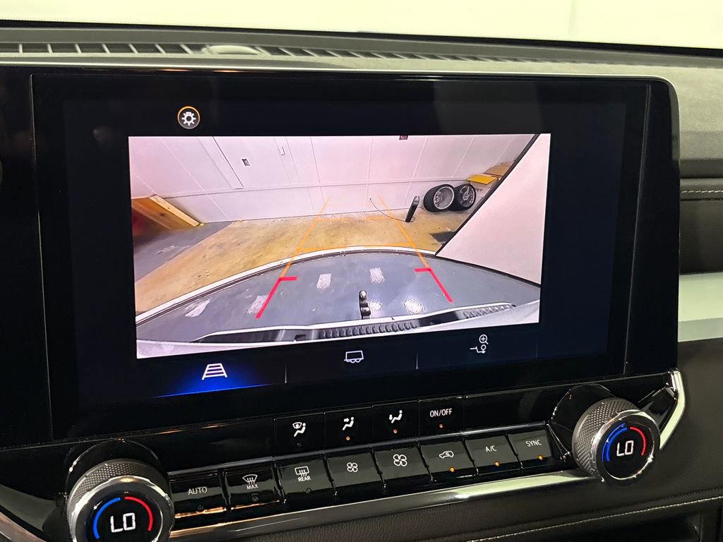 Used 2024 Chevrolet Colorado LT w/ LT Convenience Package image 18